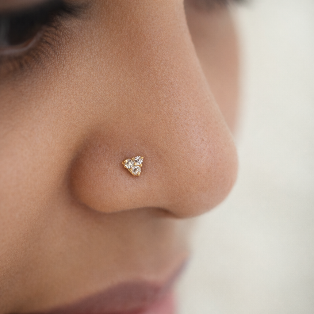 GN0104- Three White Stone Nosepin